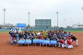 CBA杯赛中NBL球队爆冷战胜CBA队伍，引发对联赛质量与外援配置的质疑，凸显CBA需改革。